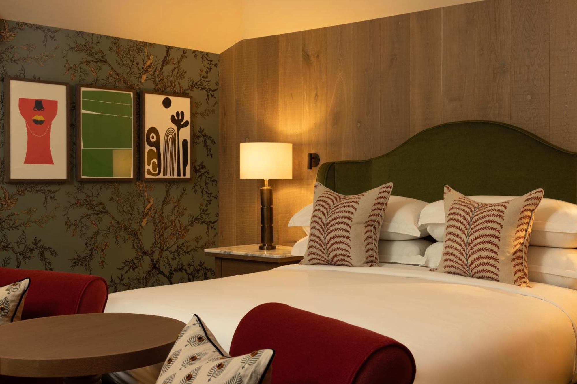 Mar Hall Golf & Spa Resort Бишъптън Екстериор снимка A bedroom at The Standard London
